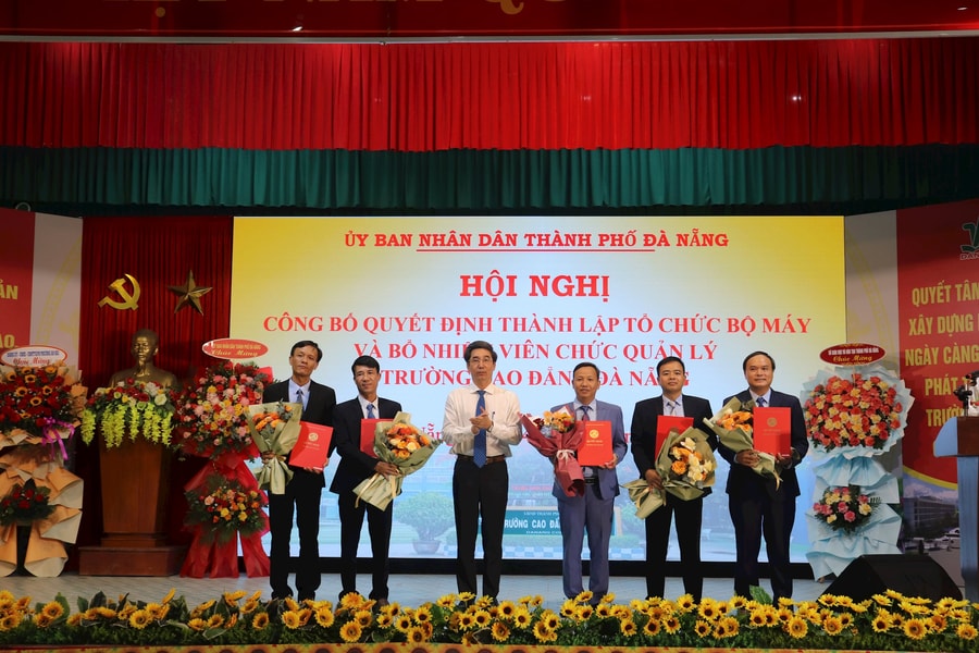 Công bố quyết định thành lập Trường Cao đẳng Đà Nẵng