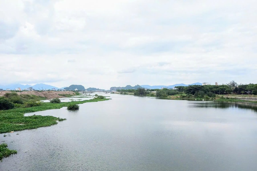 Đất nặng ân tình…