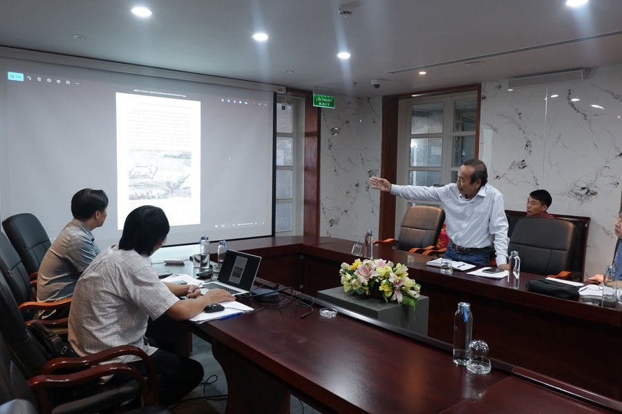 Lấy ý kiến chuyên gia về Đề cương nội thất trưng bày và vị trí xây dựng kỳ đài Thành Điện Hải