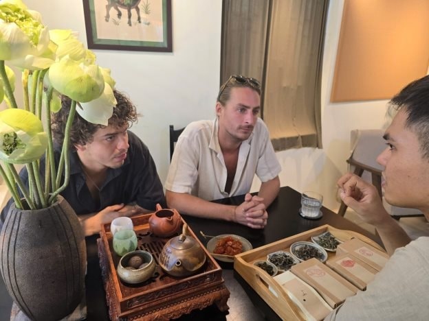 Chuyện trò chuyện Trà