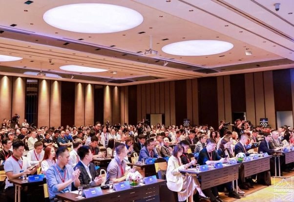 Hơn 1.000 người tham dự hội thảo Đầu tư ngành hàng tiêu dùng Việt Nam 2025