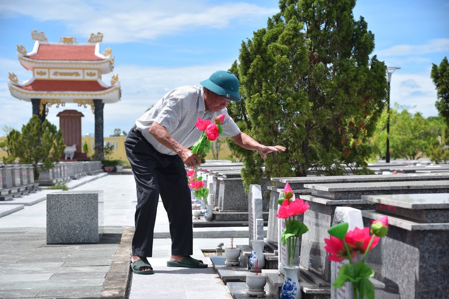 Thầm lặng canh ‘giấc ngủ’ cho hàng nghìn liệt sĩ