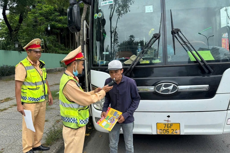 Cảnh sát giao thông Đà Nẵng ra quân tổng kiểm soát, xử lý vi phạm từ ngày 25/7