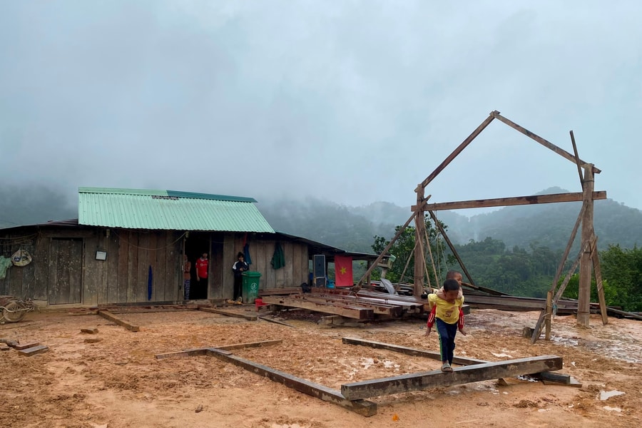 Khó khăn xóa nhà tạm ở xã biên giới La Êê