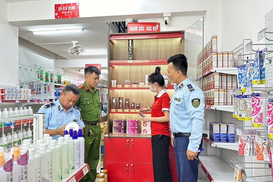 Quyết liệt chống gian lận thương mại và hàng giả