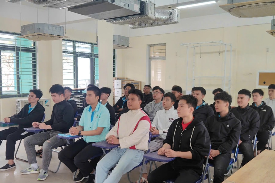 Học nghề sau lớp 9: Cánh cửa sớm vào đời