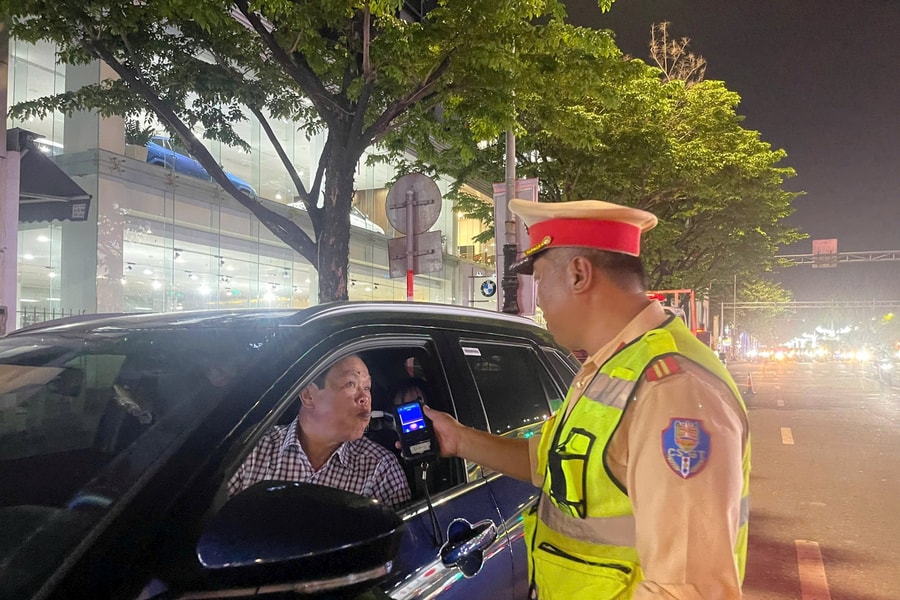 Xử lý 18 trường hợp điều khiển phương tiện xe mô tô vi phạm nồng độ cồn