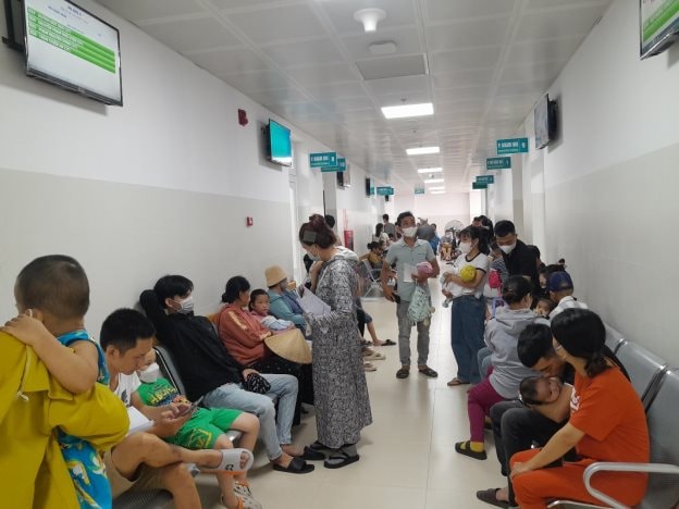 Nắng nóng làm gia tăng trẻ mắc bệnh