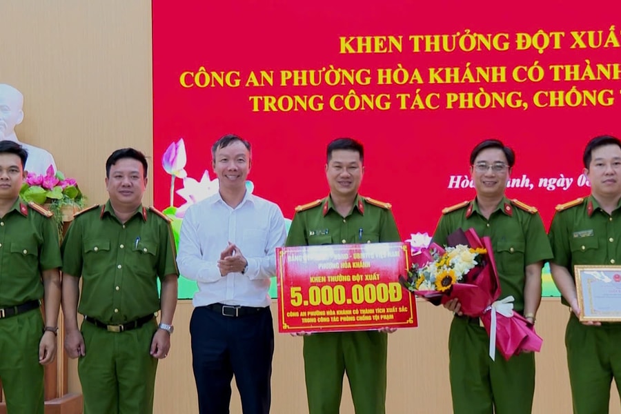 Liên tiếp phá án lớn, Công an phường Hòa Khánh được thưởng nóng