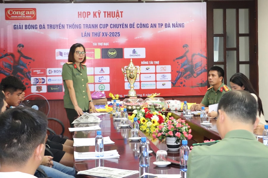 Tám đội bóng tham gia tranh cúp Chuyên đề Công an thành phố Đà Nẵng