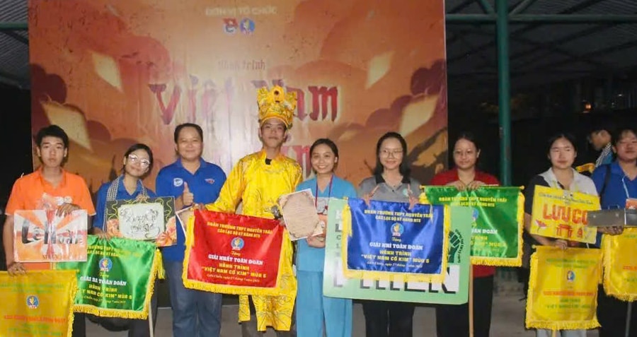 Thắp lửa tự hào, lan tỏa tình yêu lịch sử