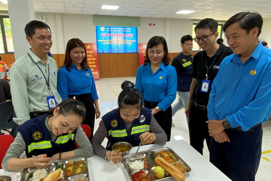 Tổ chức “Bữa cơm Công đoàn” cho 449 đoàn viên Công ty SGI VINA