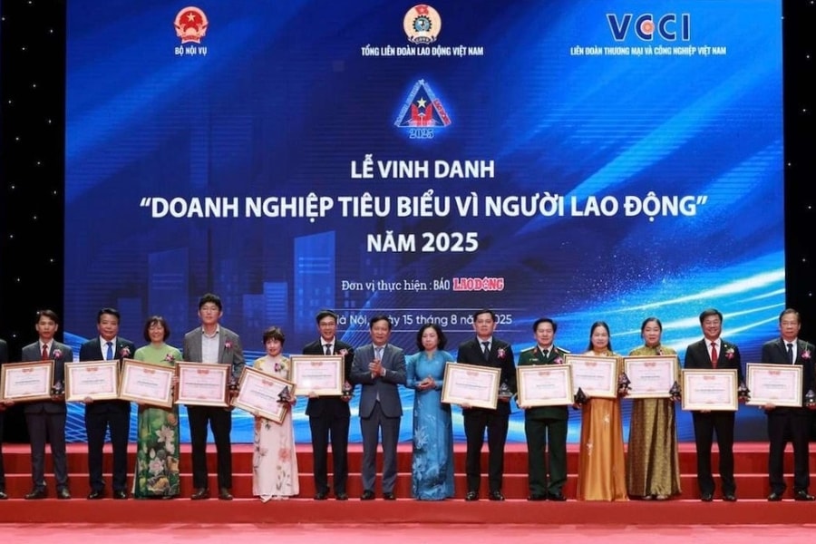 4 Da Nang enterprises honoured with “Outstanding Enterprise for Workers” Award in 2025