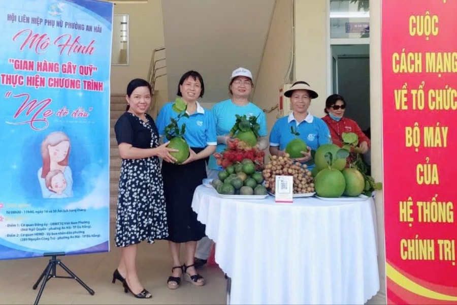 “Gian hàng gây quỹ”, chung tay vì cộng đồng