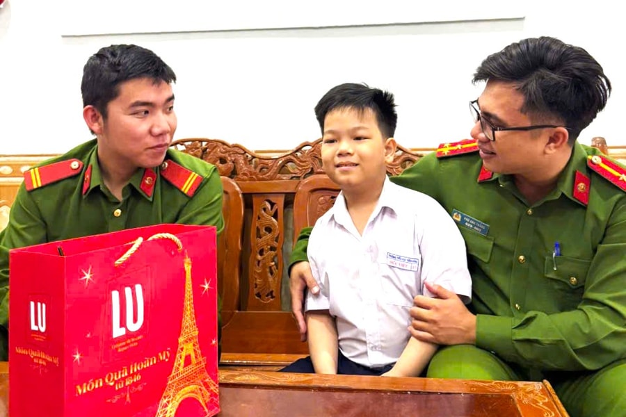 Chung tay chăm lo học sinh khó khăn