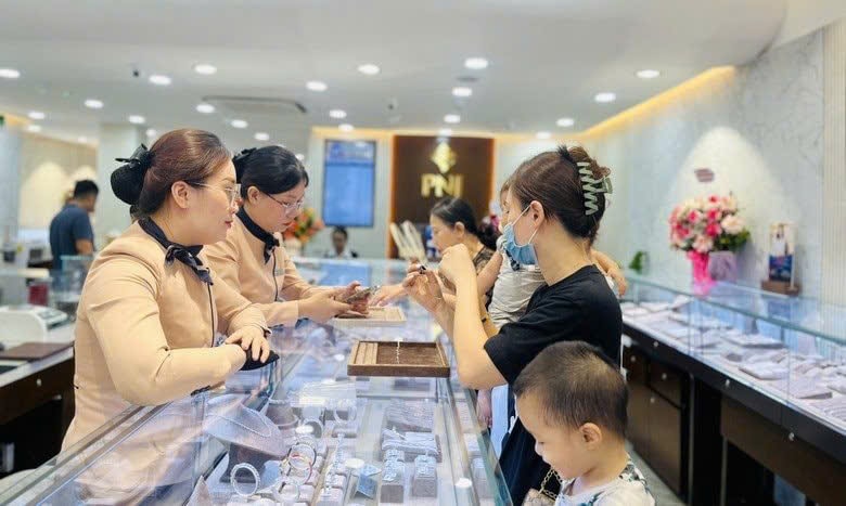 Vàng tăng giá, giao dịch trầm lắng