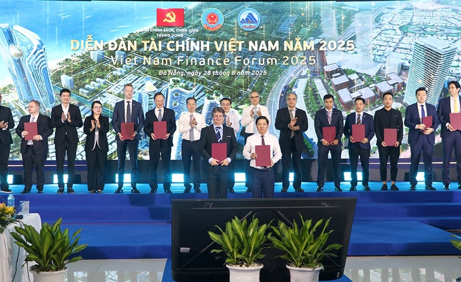 Diễn đàn Tài chính Việt Nam 2025 tại Đà Nẵng: Công bố loạt biên bản ghi nhớ hợp tác