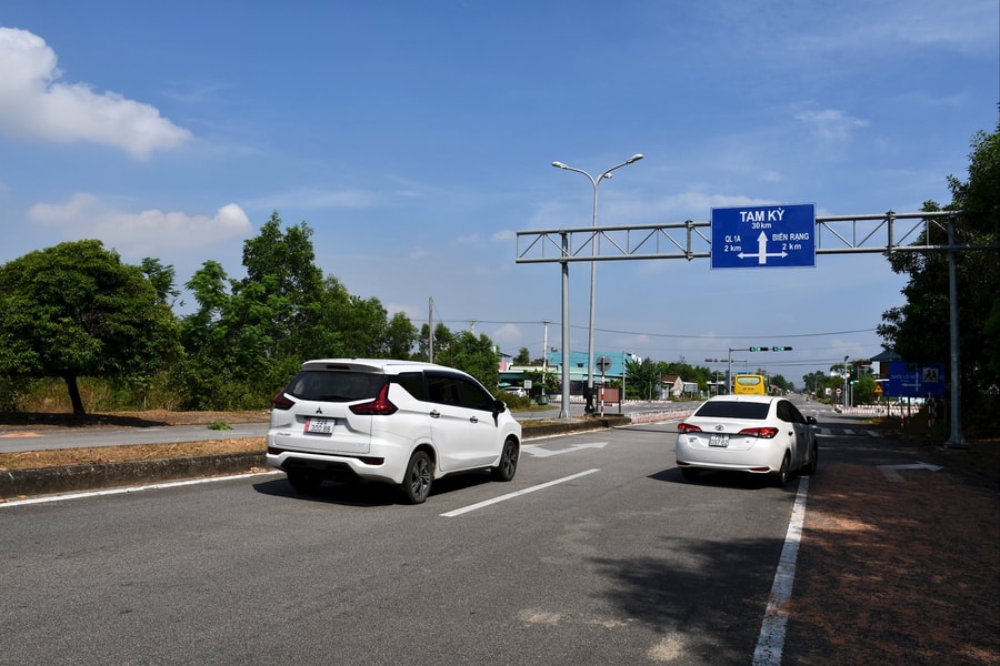 Đầu tư lớn cho kết cấu hạ tầng