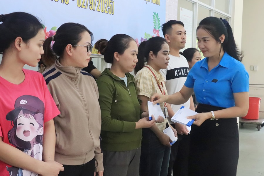 Tổ chức “Bữa cơm công đoàn” cho gần 1.400 đoàn viên Công ty CP Thủy sản và Thương mại Thuận Phước
