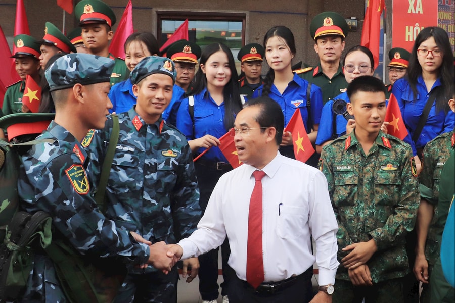 Đà Nẵng chào đón các lực lượng tham gia diễu binh, diễu hành hoàn thành xuất sắc nhiệm vụ trở về
