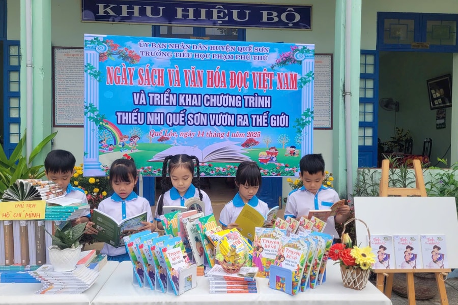 Chạm tay vào sách