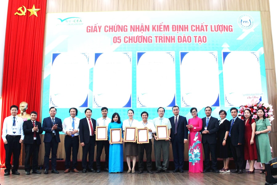 Trường Đại học Sư phạm kỹ thuật Đà Nẵng đạt chuẩn kiểm định chất lượng 5 chương trình đào tạo
