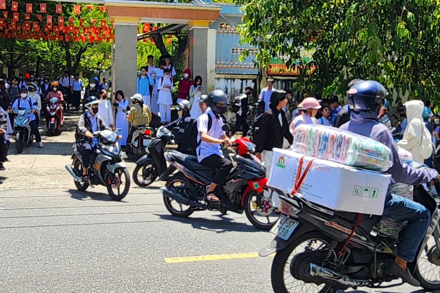 Ngăn chặn học sinh vi phạm giao thông
