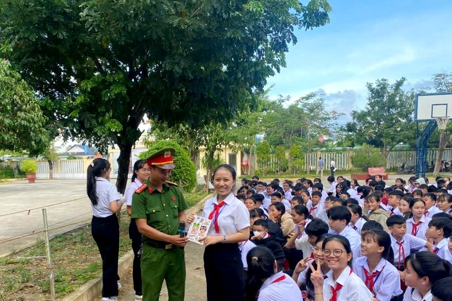 Nhiều trường THCS phối hợp tuyên truyền, giáo dục pháp luật cho đội viên