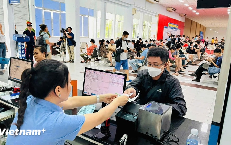 Mở bán vé tàu Tết Bính Ngọ từ 20/9