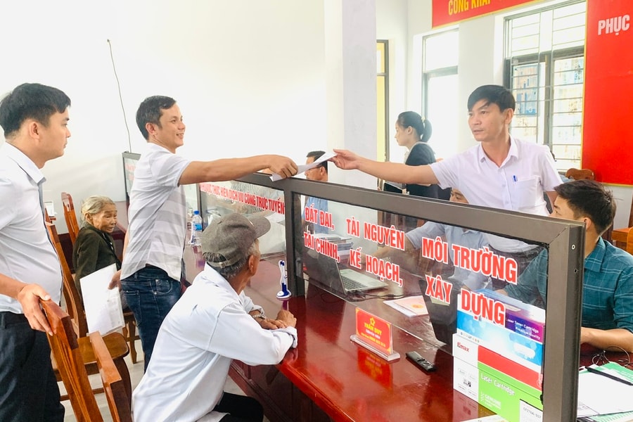 Đưa cán bộ chuyên môn về địa phương