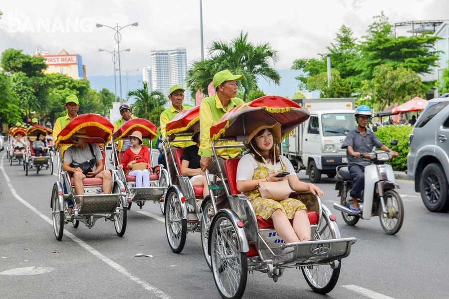 Cyclo tours in Da Nang introduce 15-Language smart commentary with AI experience