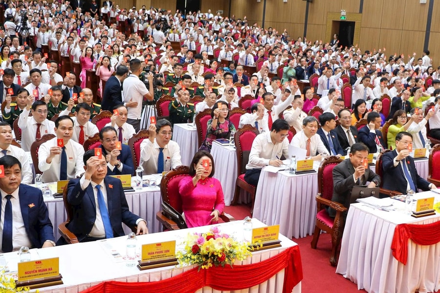 Đưa nghị quyết vào cuộc sống bằng hành động thiết thực