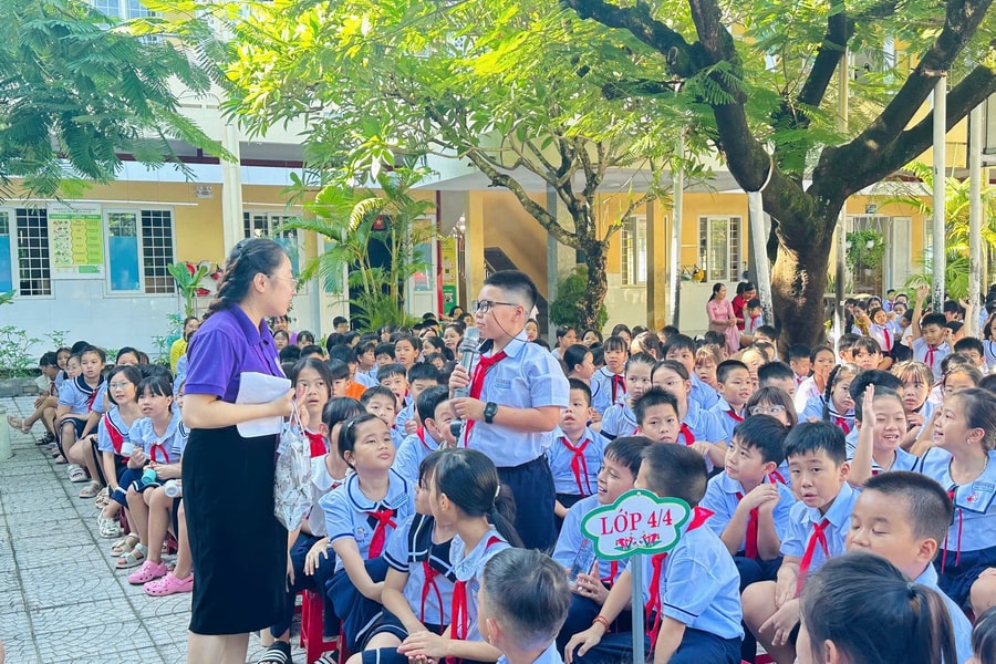 Đổi mới và phát triển giáo dục toàn diện