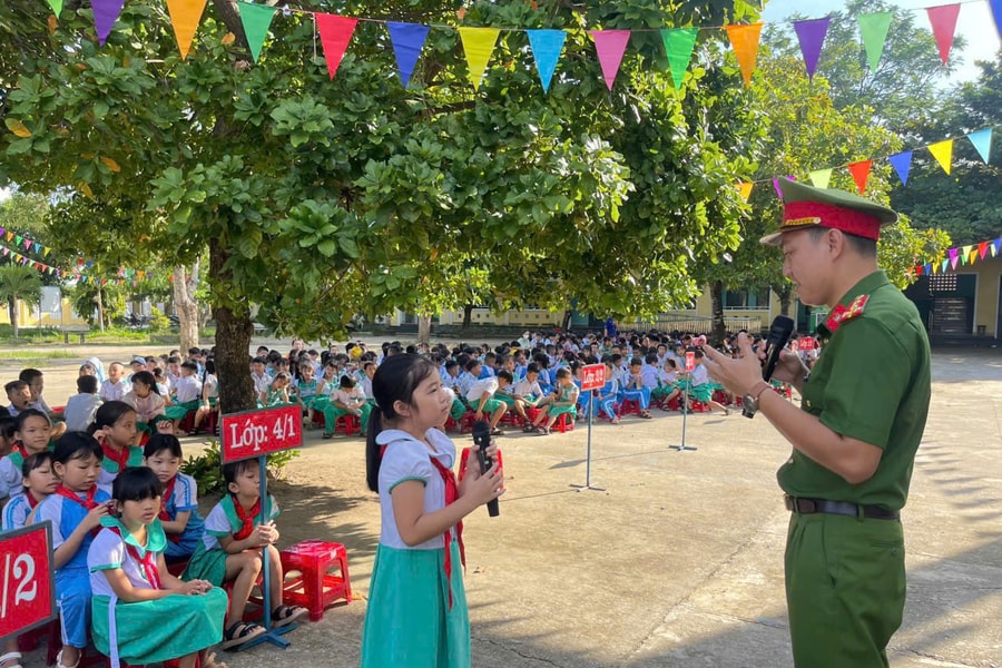 Tuyên truyền pháp luật cho học sinh