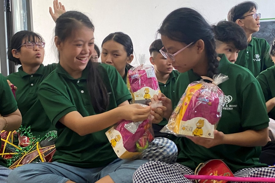 Mid-Autumn Festival brings joy to children with disabilities