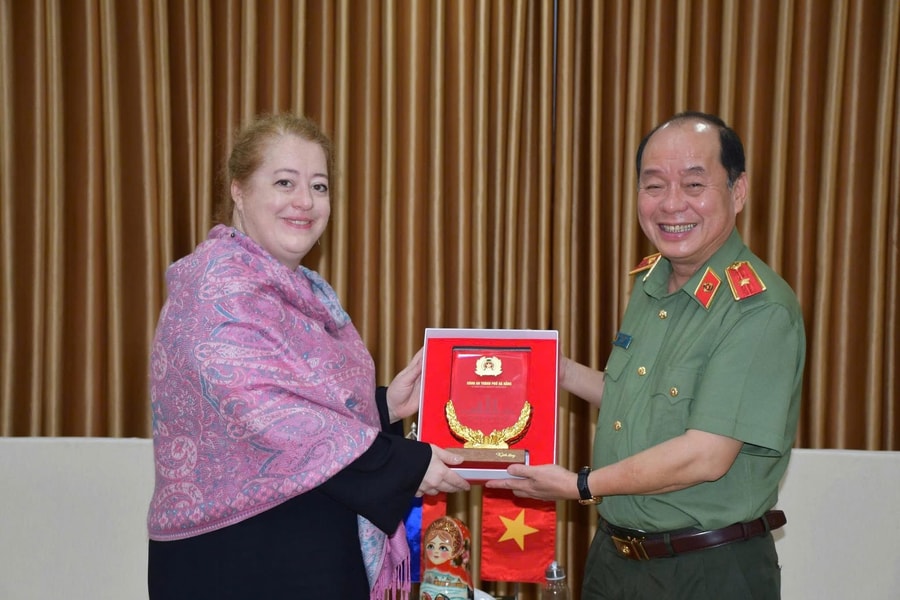 Tổng Lãnh sự Liên bang Nga thăm, làm việc với Công an thành phố Đà Nẵng