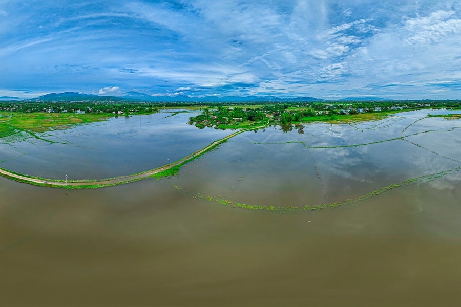 Season of flooded fields