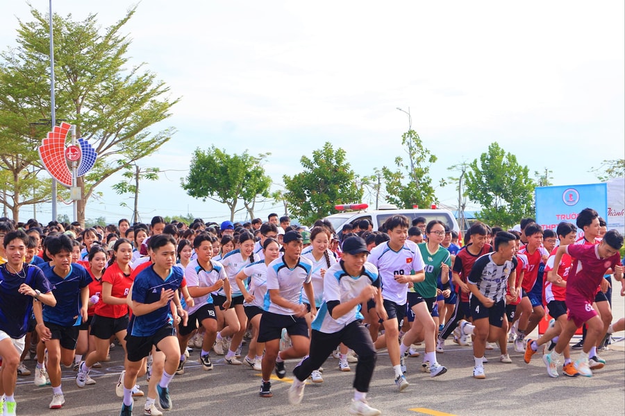 Sôi nổi sân chơi thể thao dành cho học sinh