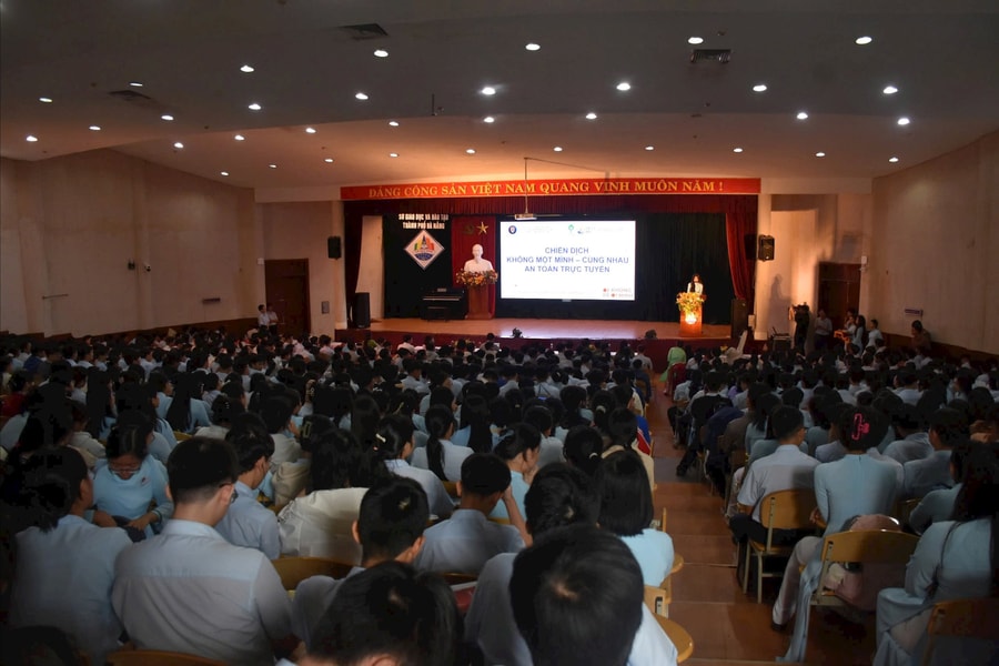 Bẫy tín dụng đen nhắm vào sinh viên