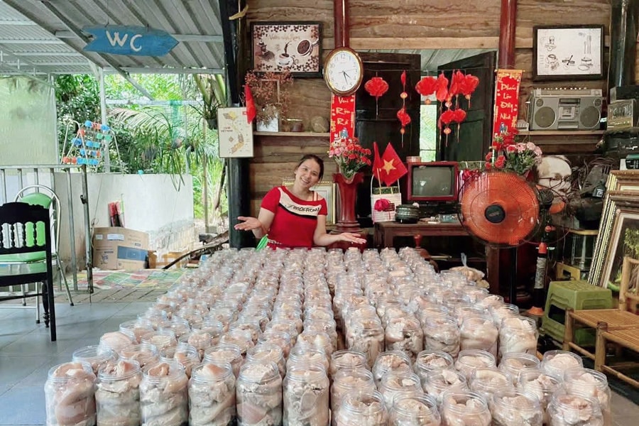 Gom yêu thương gửi về miền Bắc