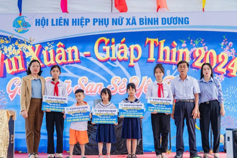 “Mẹ đỡ đầu” nâng ước mơ trẻ mồ côi