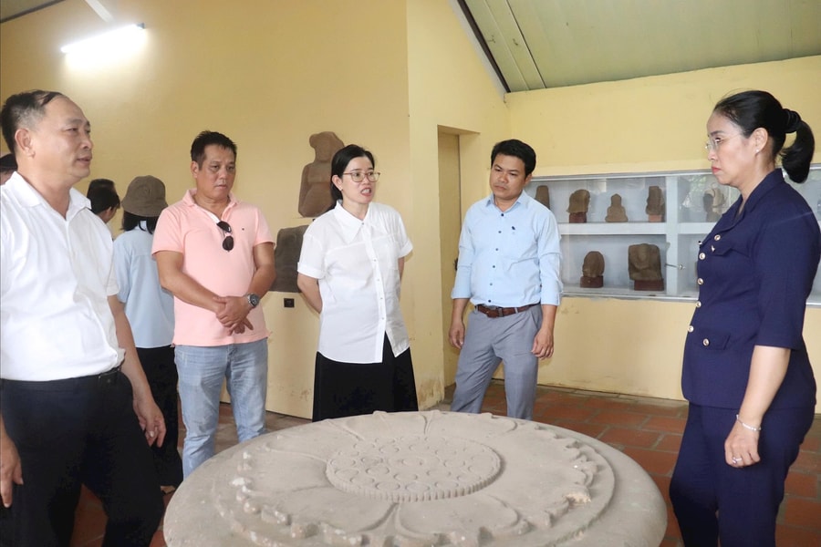Phát triển du lịch gắn với bảo tồn, phát huy giá trị di sản