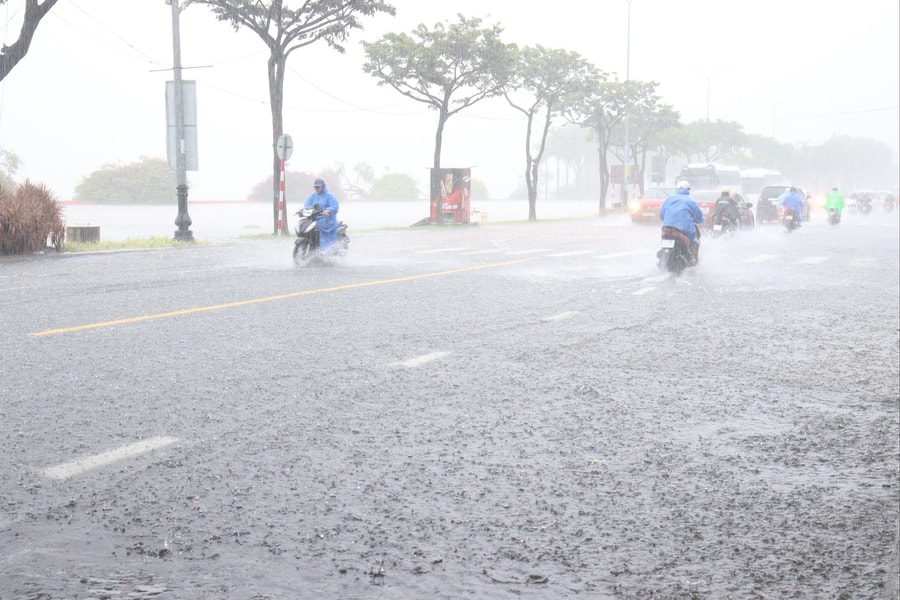 Mưa lớn trên diện rộng tại thành phố Đà Nẵng từ giữa tháng 11