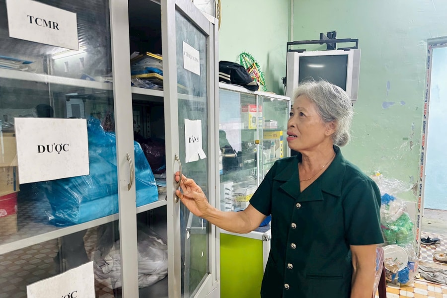 Một đời làm ngọn đèn dẫn lối yêu thương