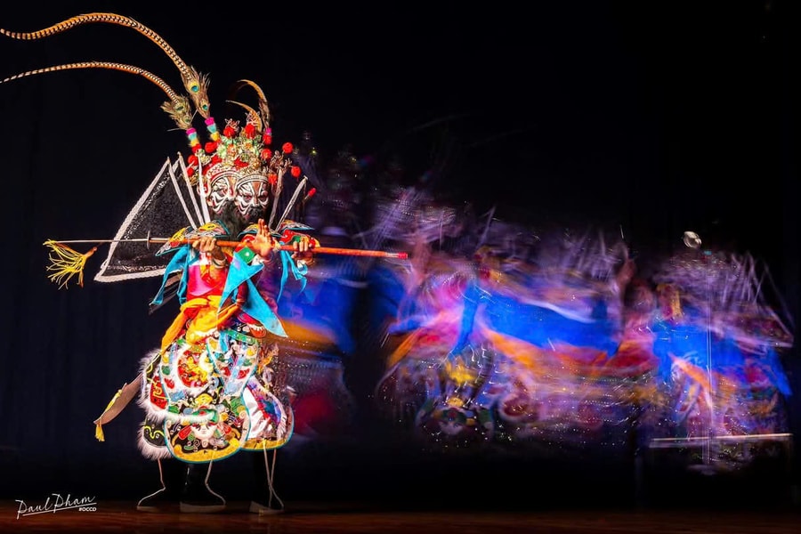 Trao truyền di sản tiền nhân