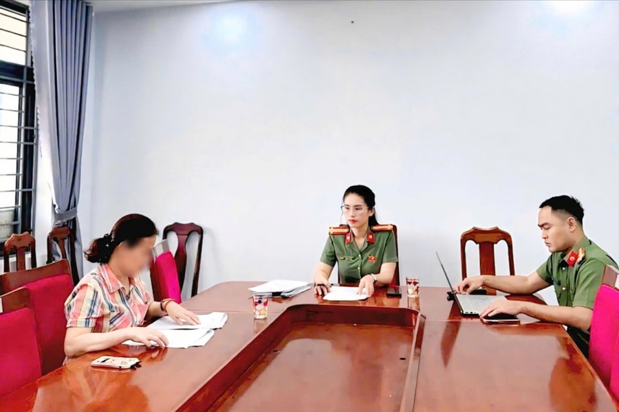 Xử phạt hiệu vàng và khách hàng thu đổi ngoại tệ trái phép tại Đà Nẵng