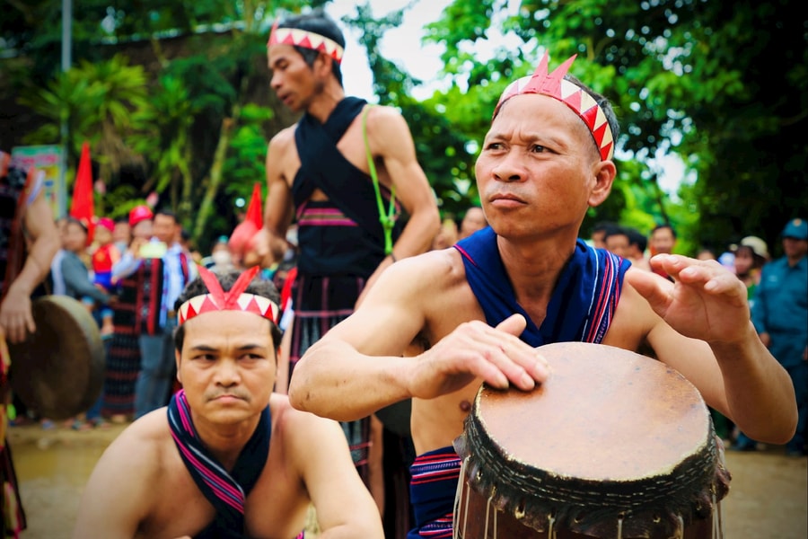 Vang xa nhịp chiêng núi rừng