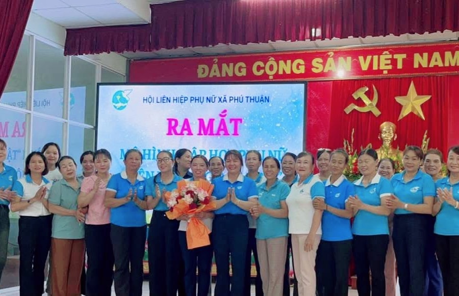 "Tập hợp phụ nữ trên không gian mạng"