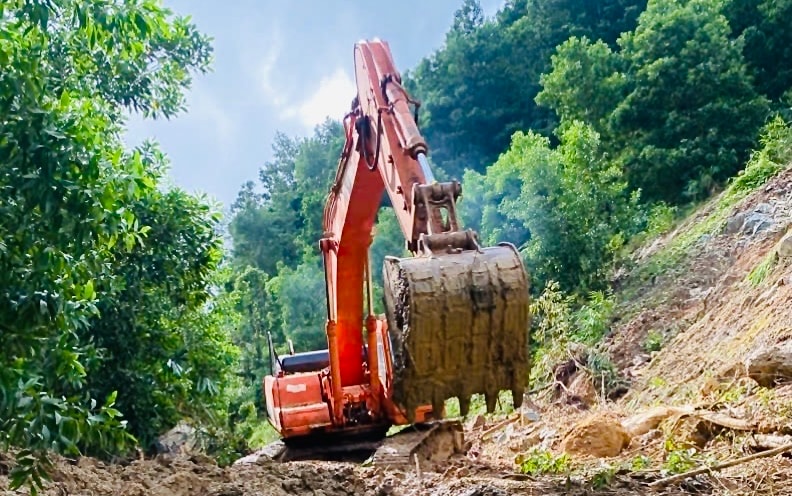 Khẩn trương khắc phục sạt lở tuyến ĐH5