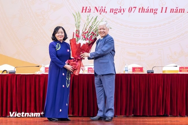 Bà Bùi Thị Minh Hoài giữ chức Chủ tịch Ủy ban Trung ương MTTQ Việt Nam